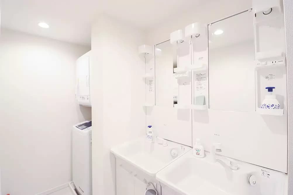 Room image 8