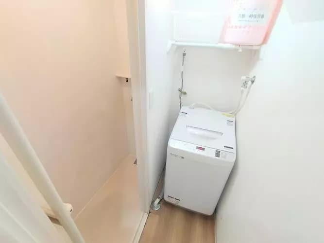 Room image 9