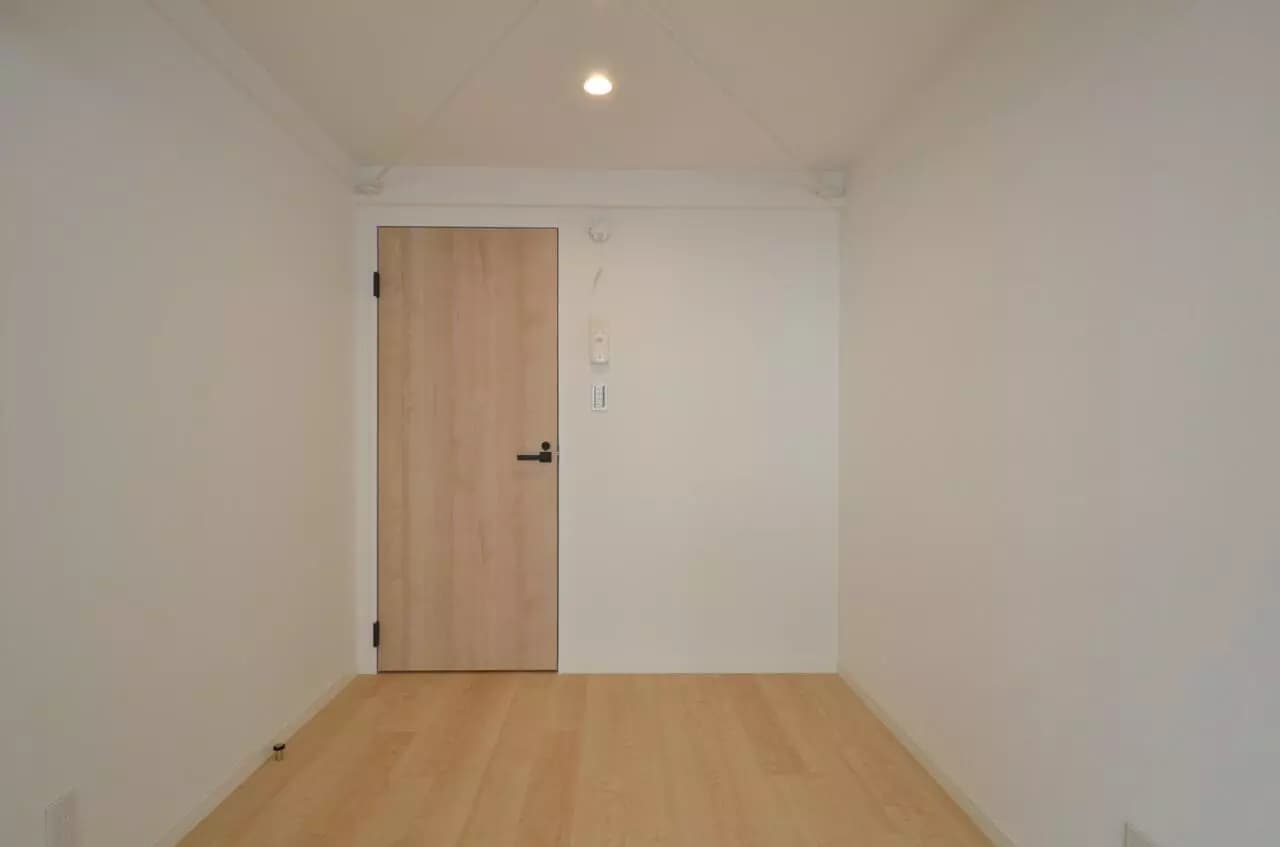 Room image 13