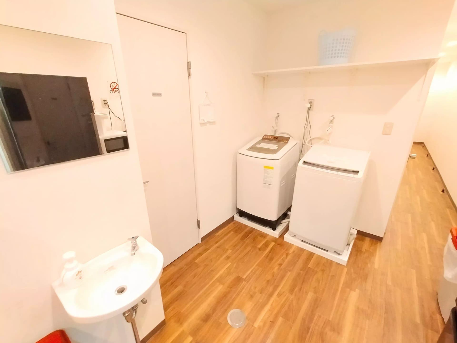 Room image 15