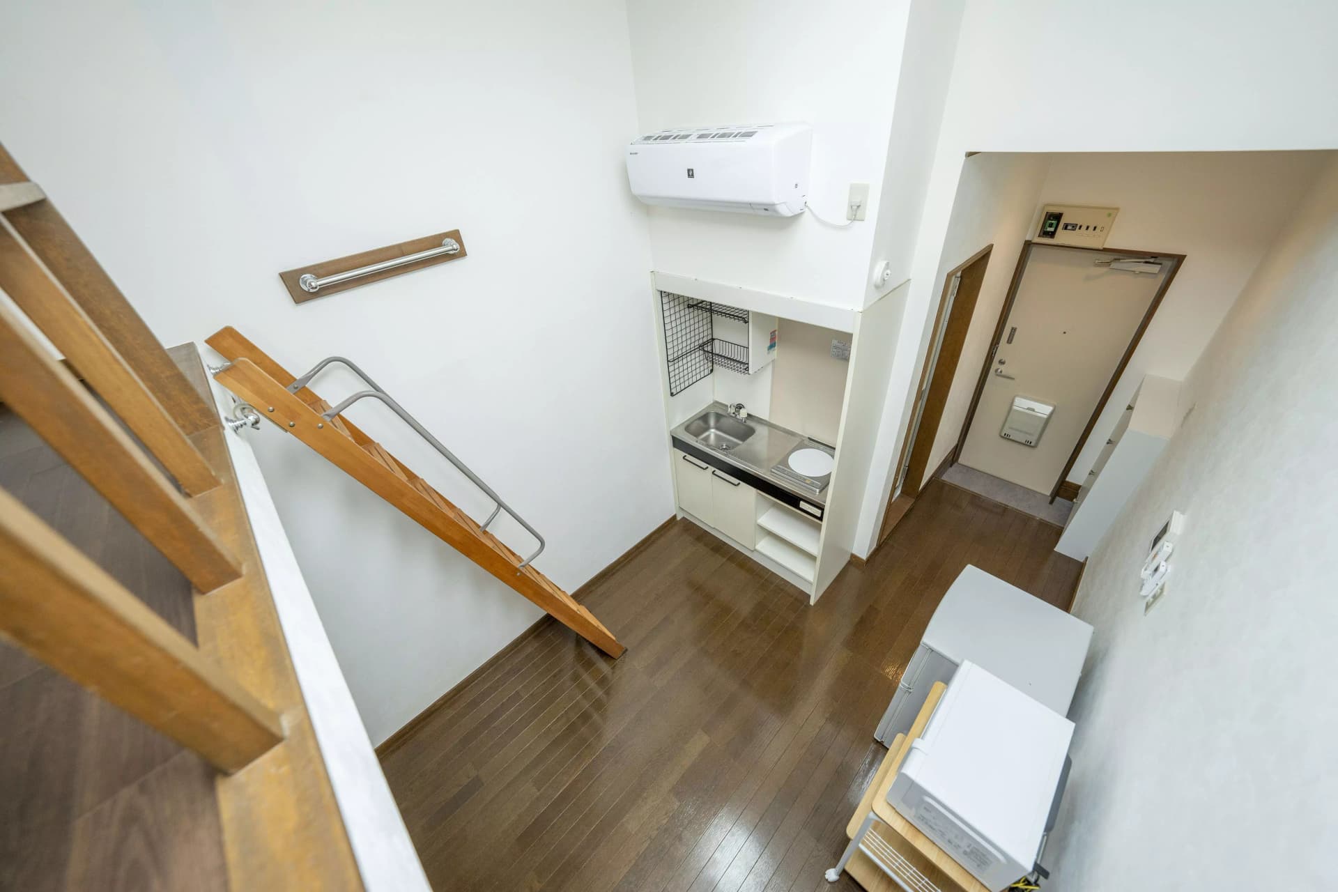 Room image 8