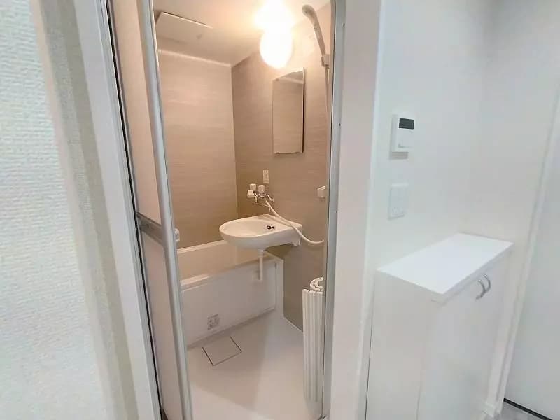 Room image 8