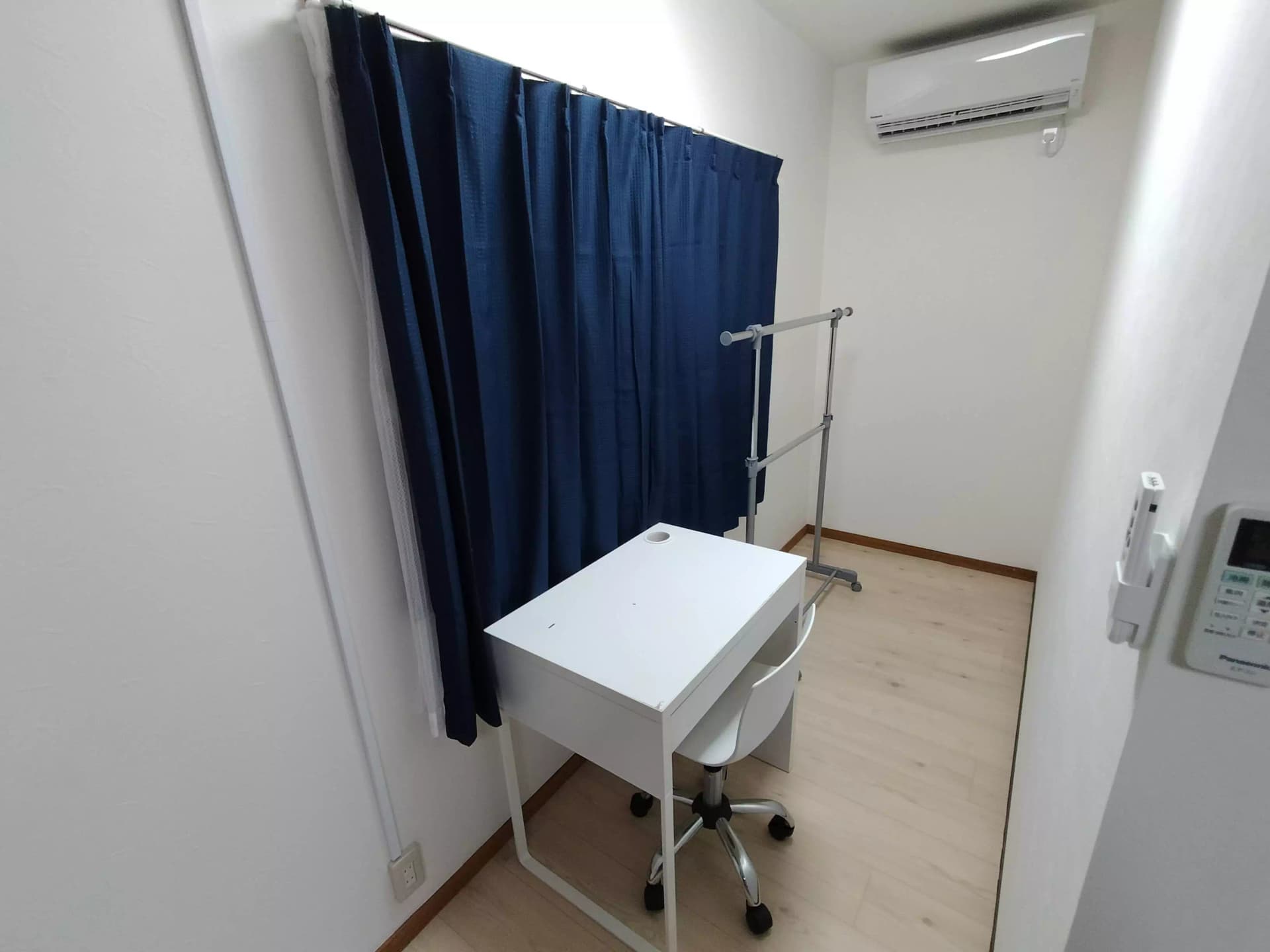 Room image 12
