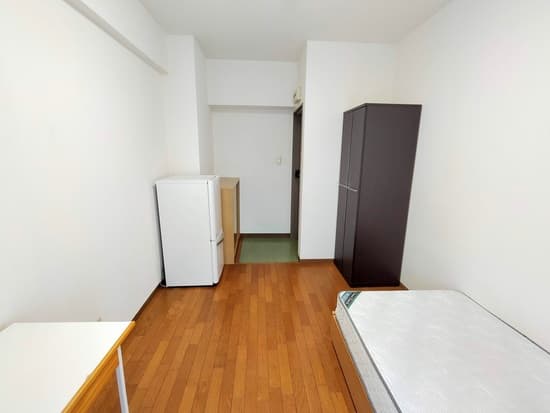 Room image 8
