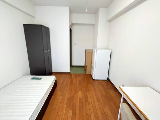Room image 12
