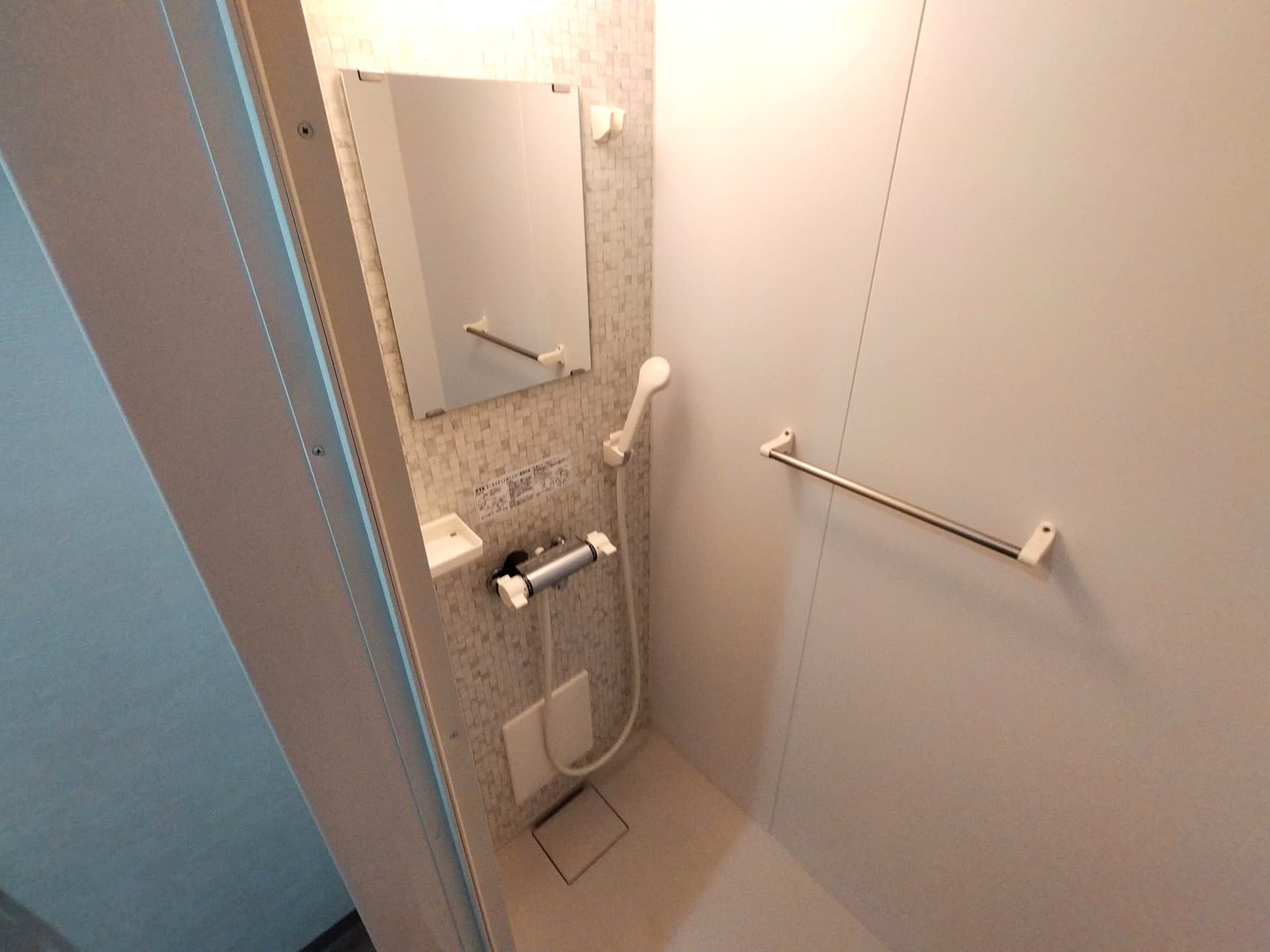 Room image 16