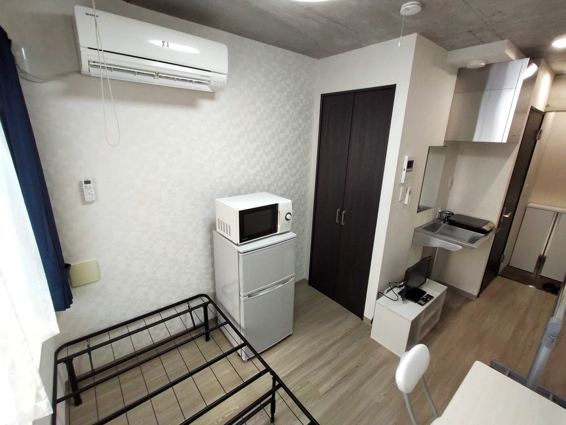 Room image 9