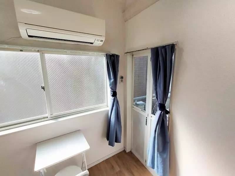 Room image 12