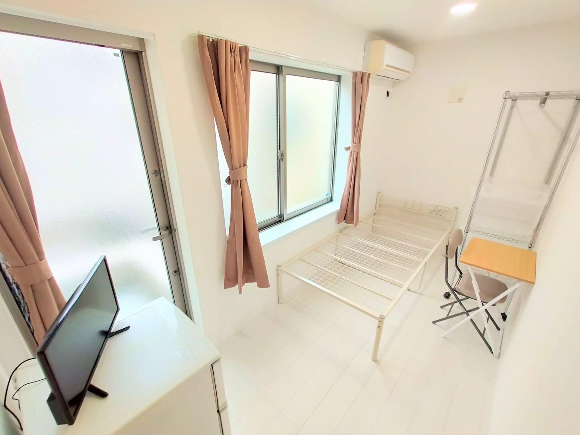 Room image 12