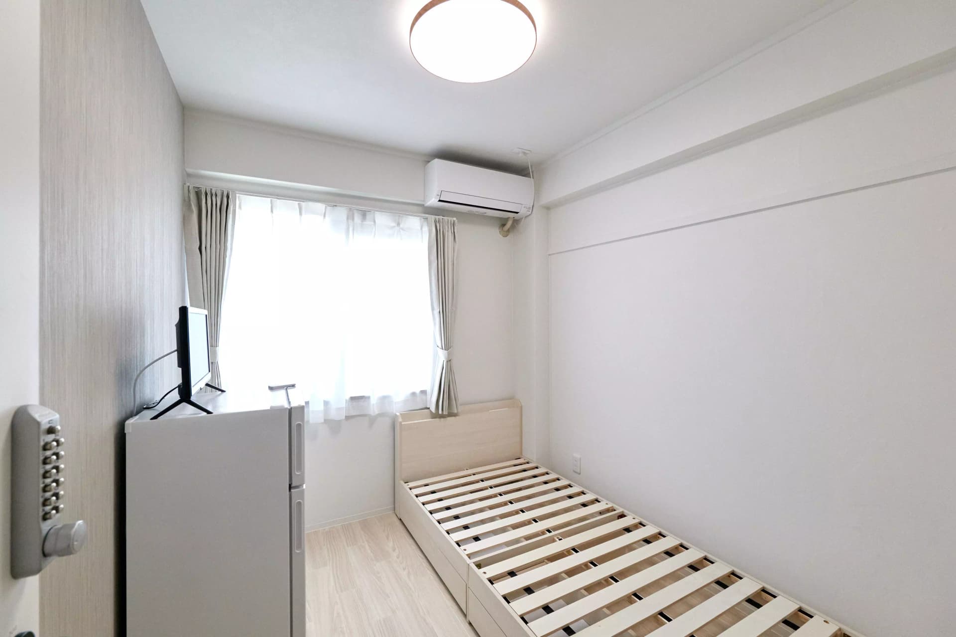 Room image 16