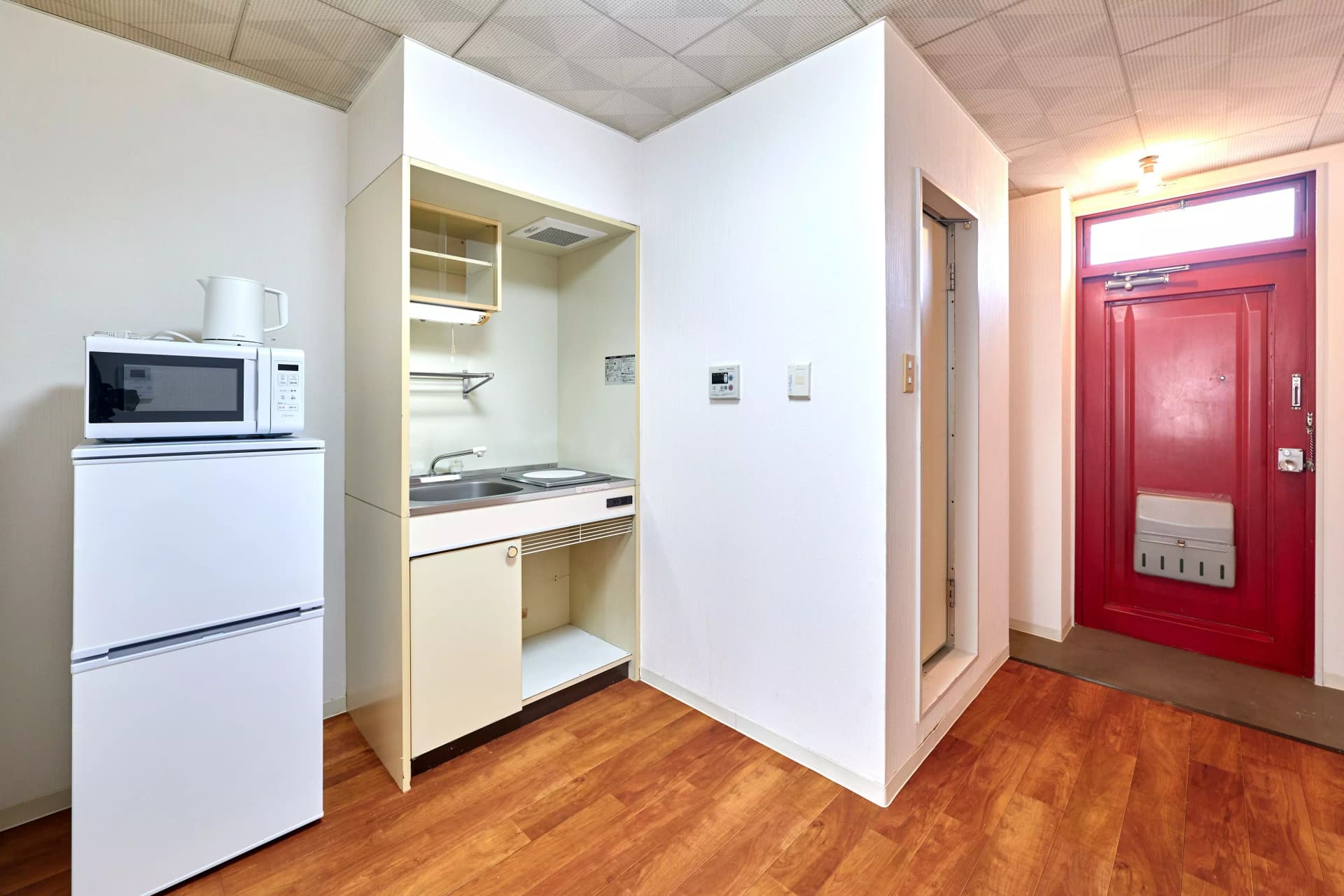Room image 8
