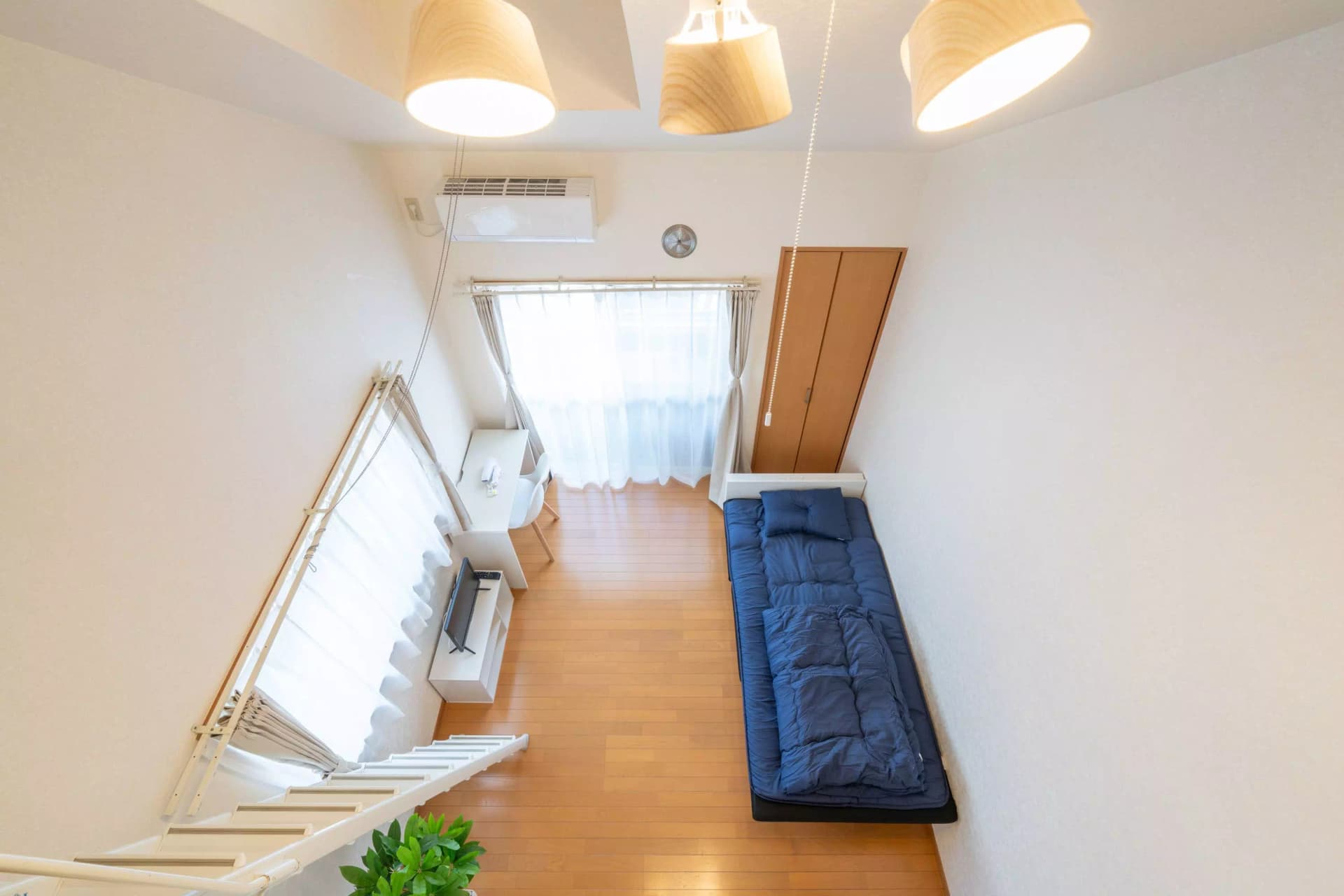 Room image 8