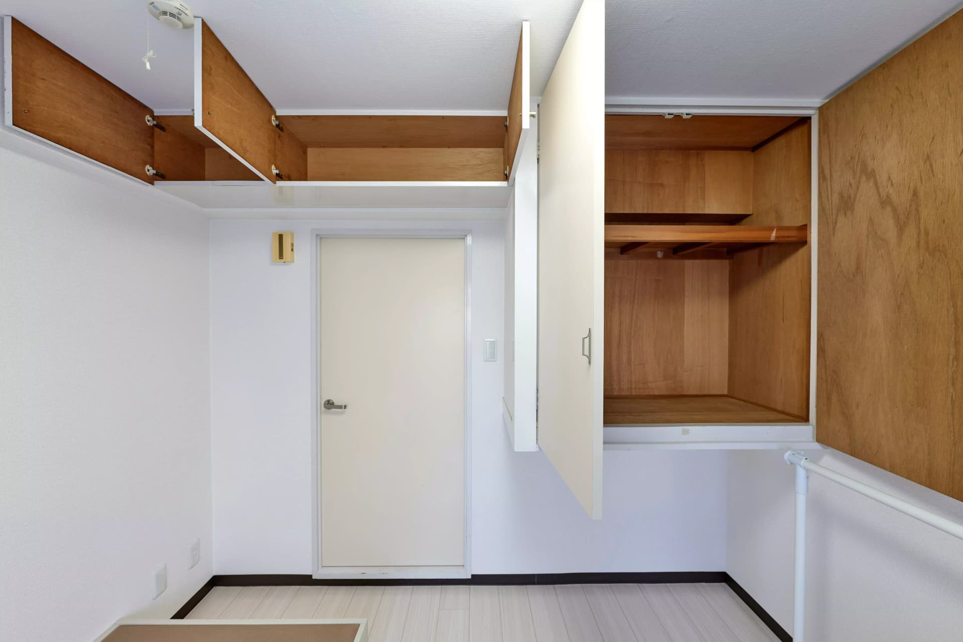 Room image 12