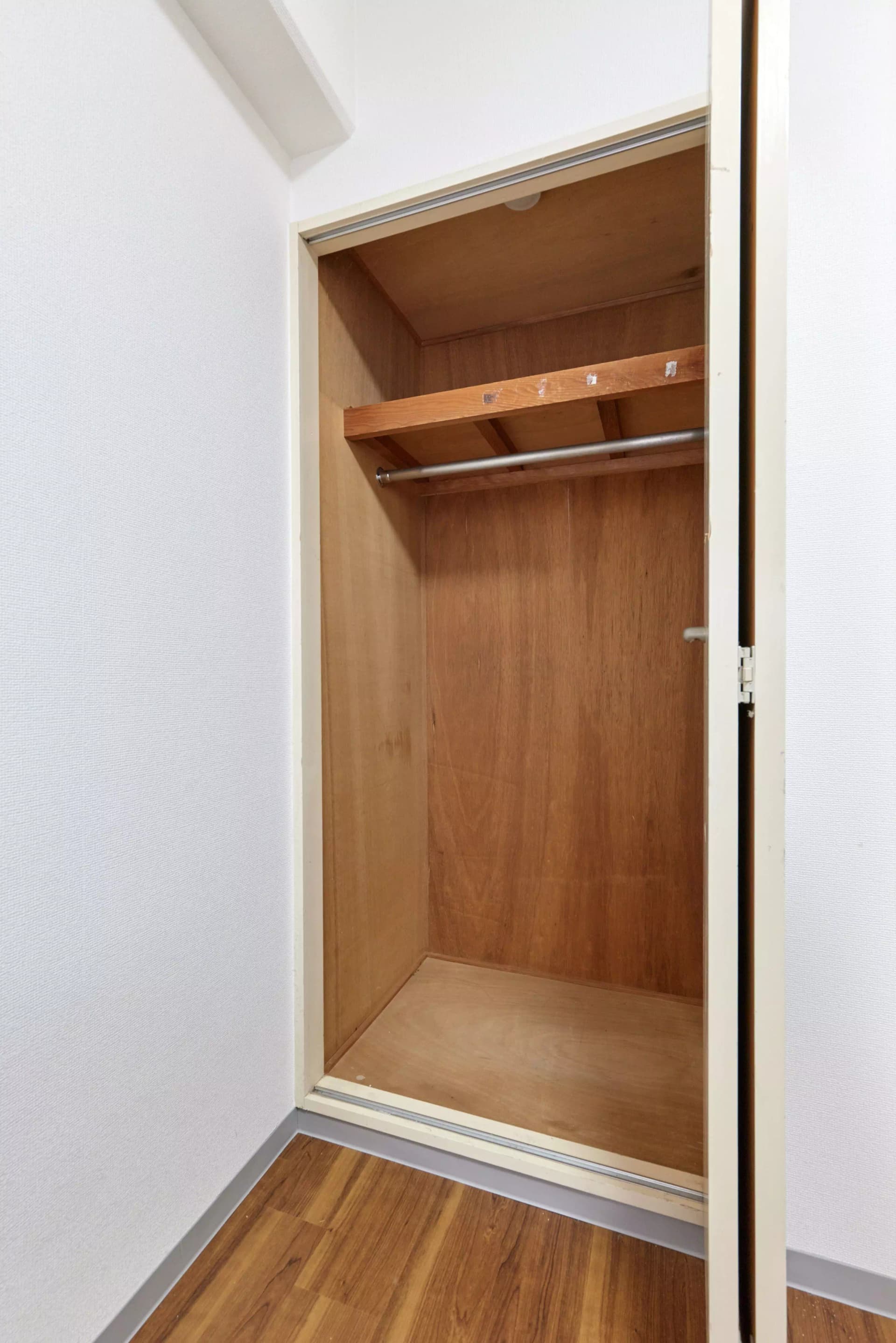 Room image 12