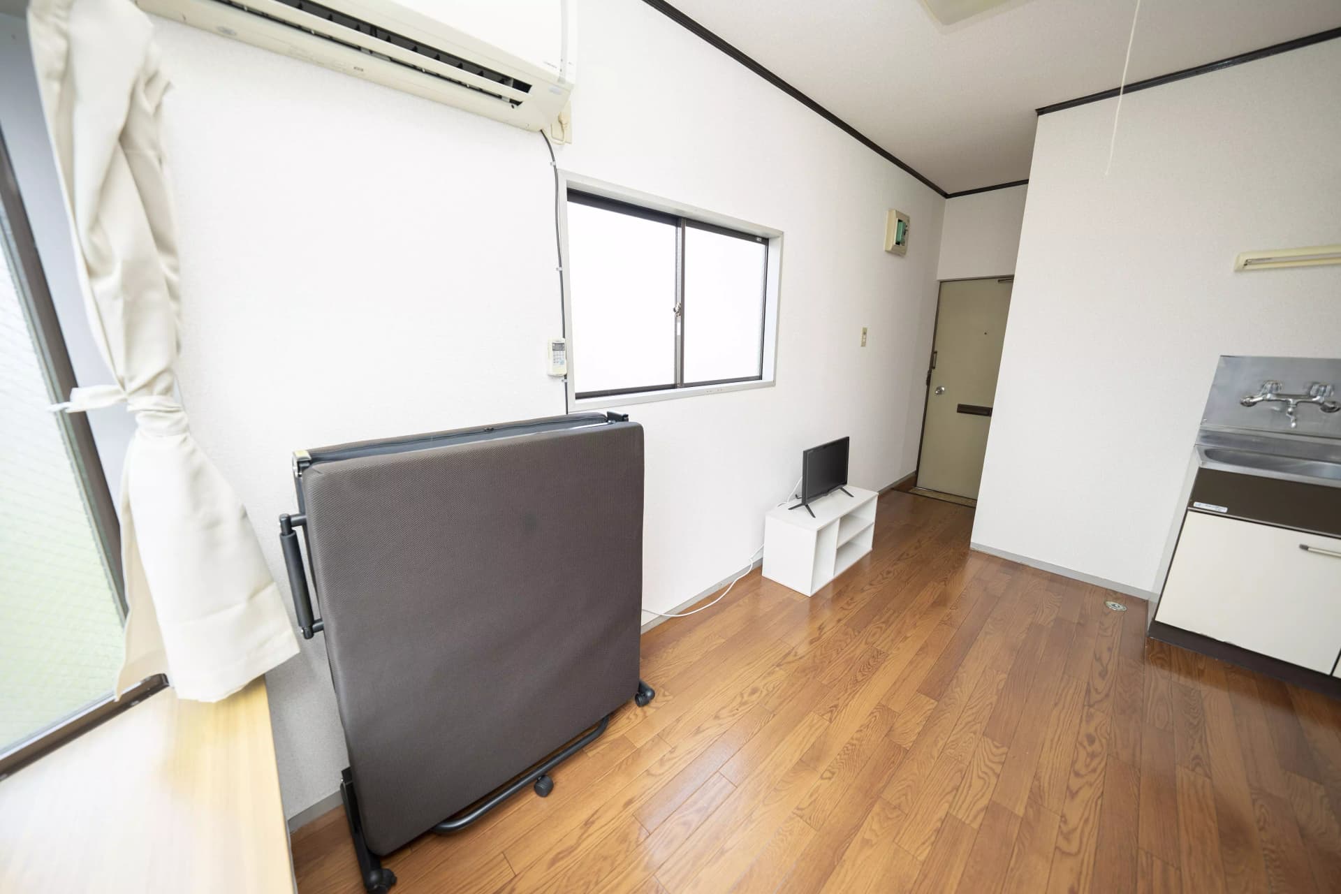 Room image 15