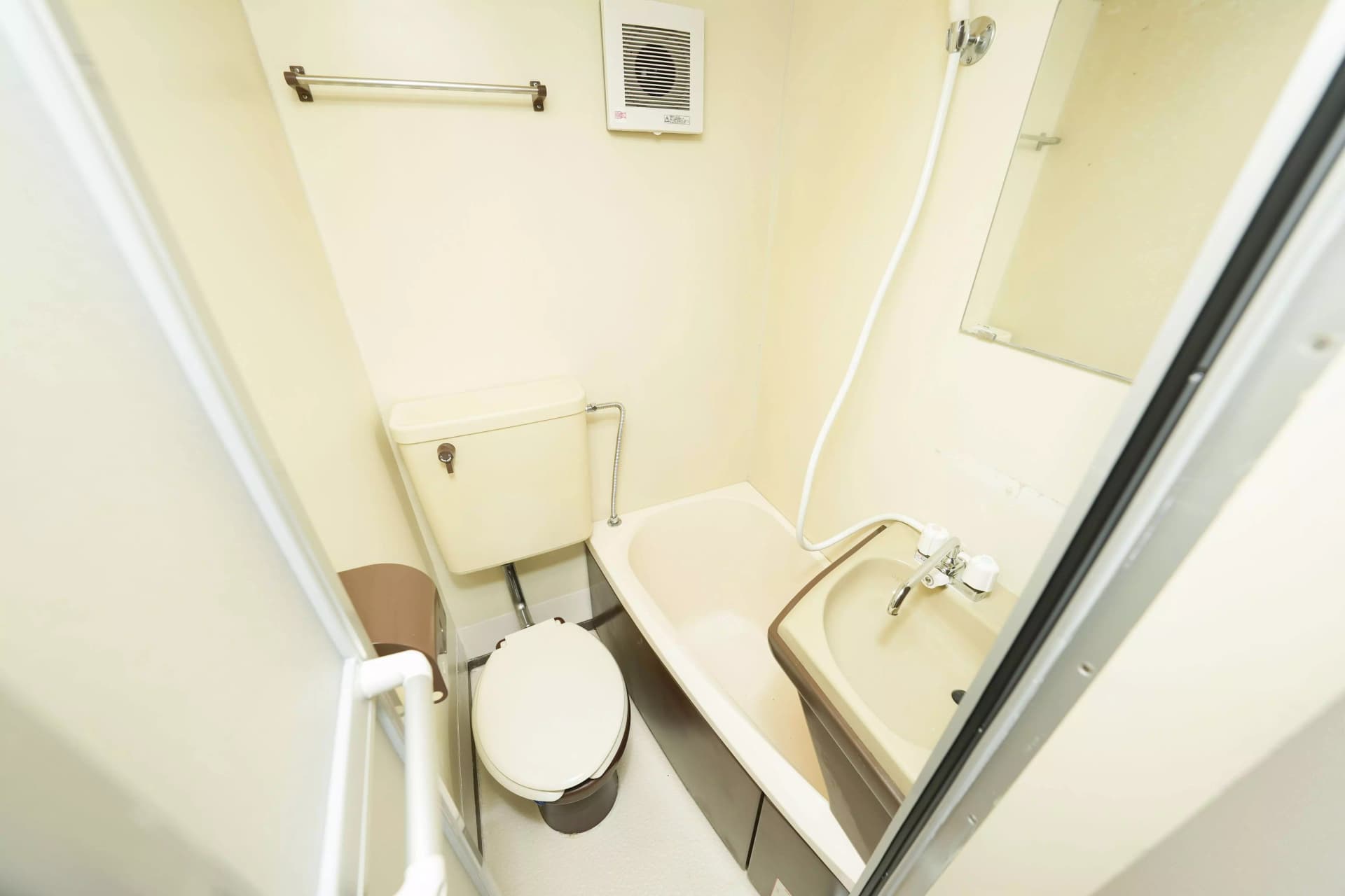 Room image 12