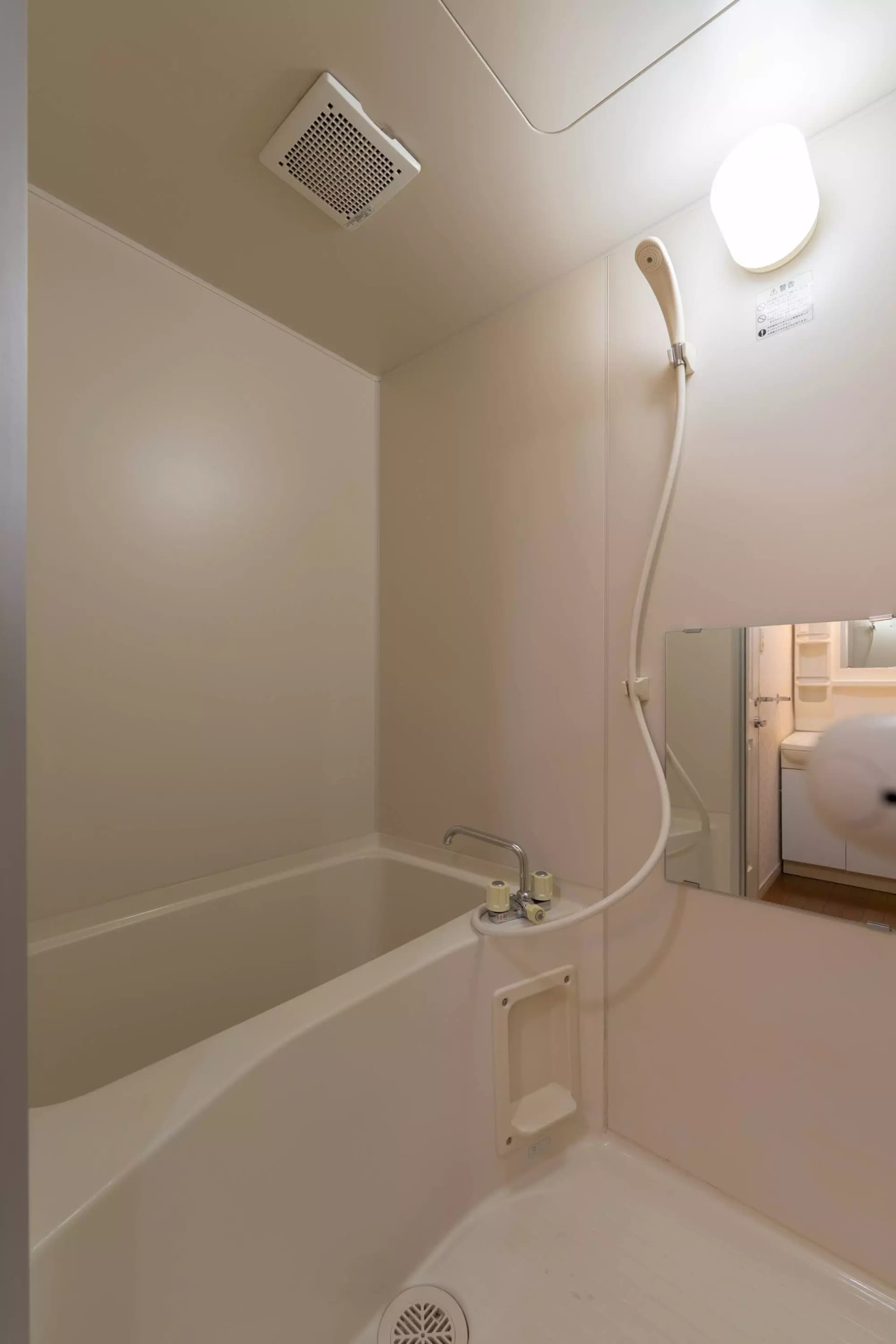 Room image 12