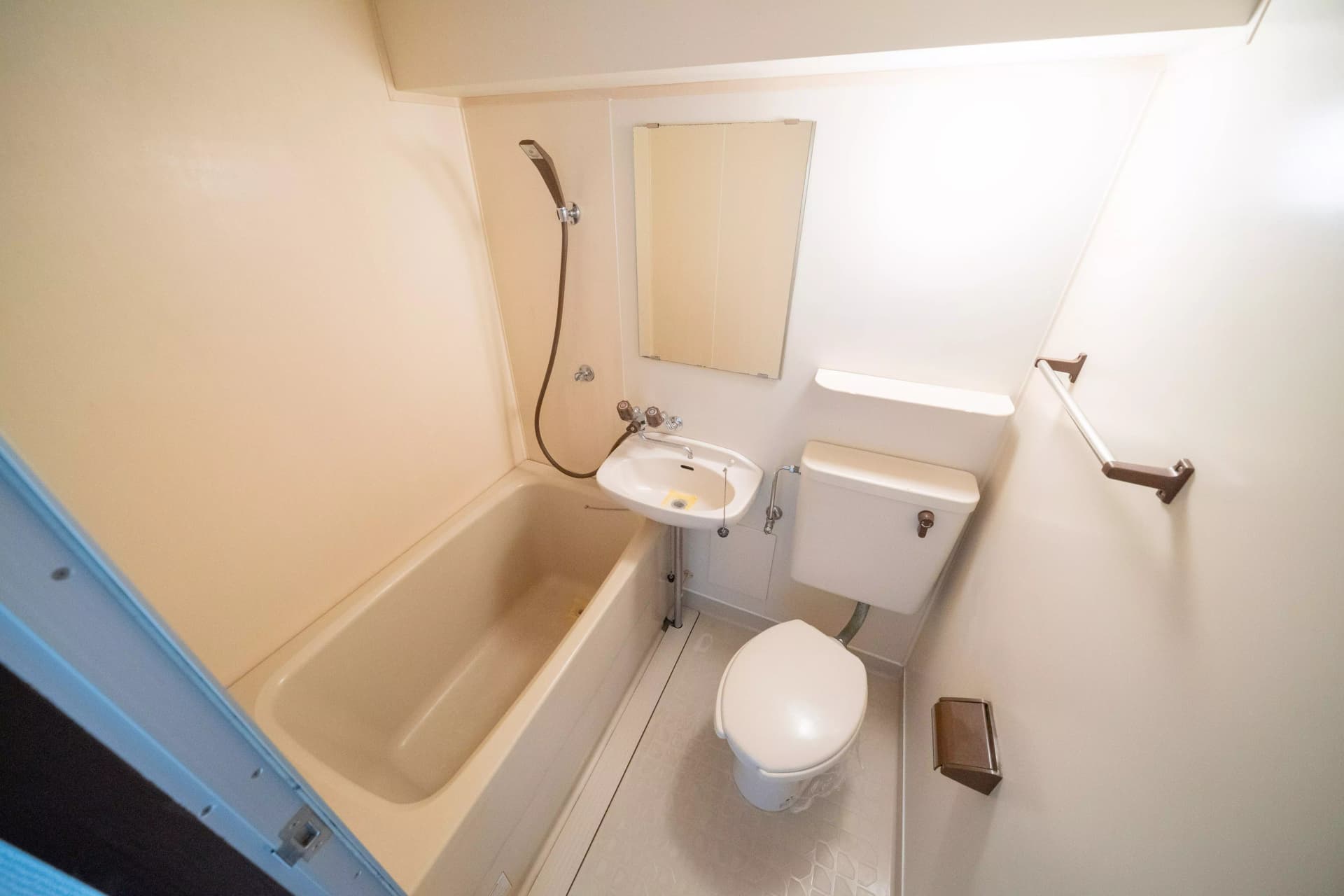 Room image 15