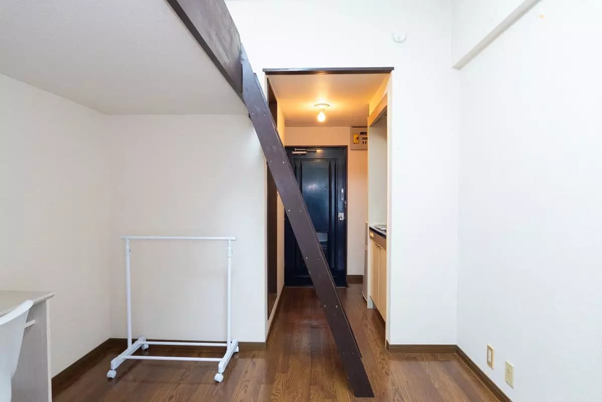 Room image 12