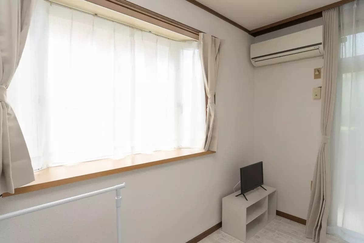 Room image 8