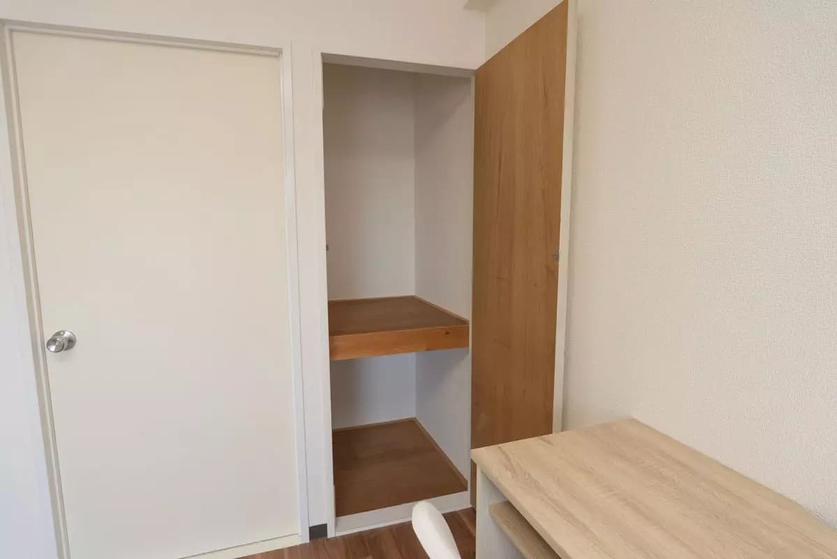 Room image 10