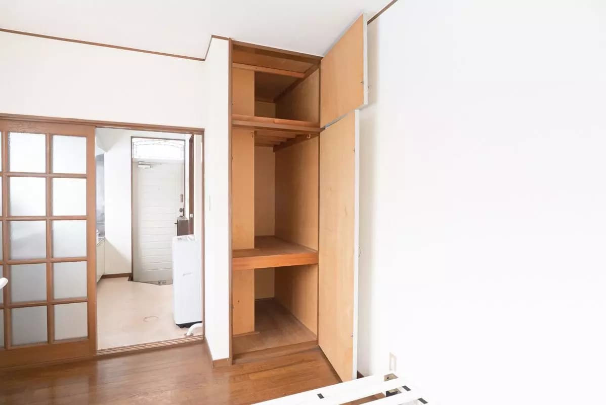 Room image 8