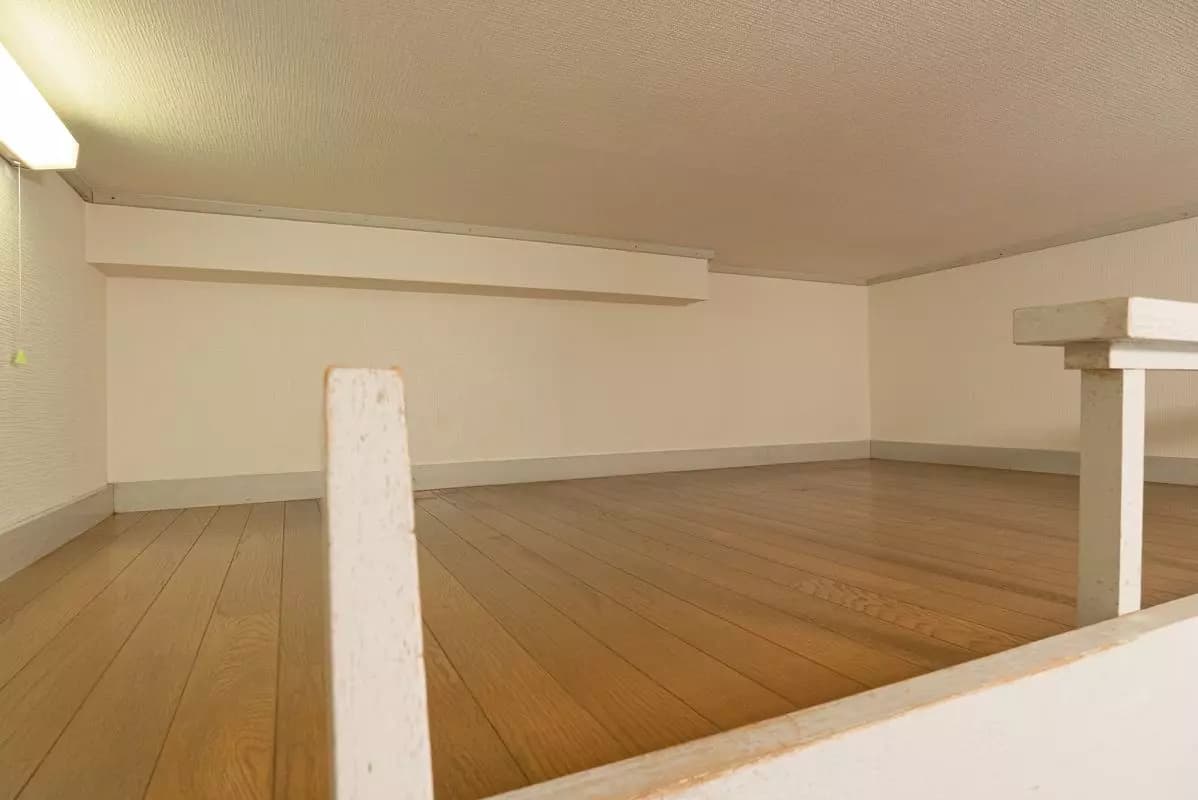 Room image 8