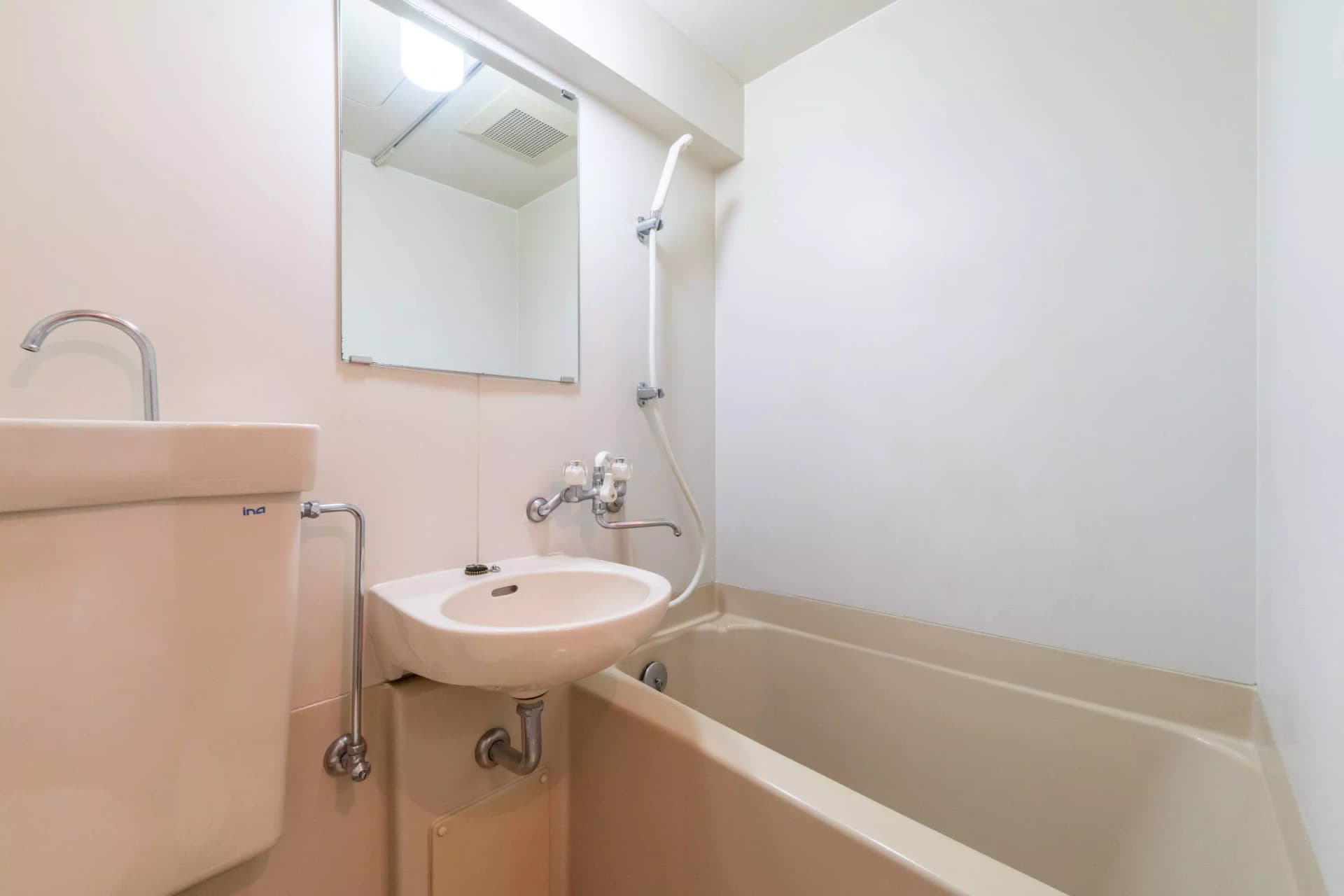Room image 16
