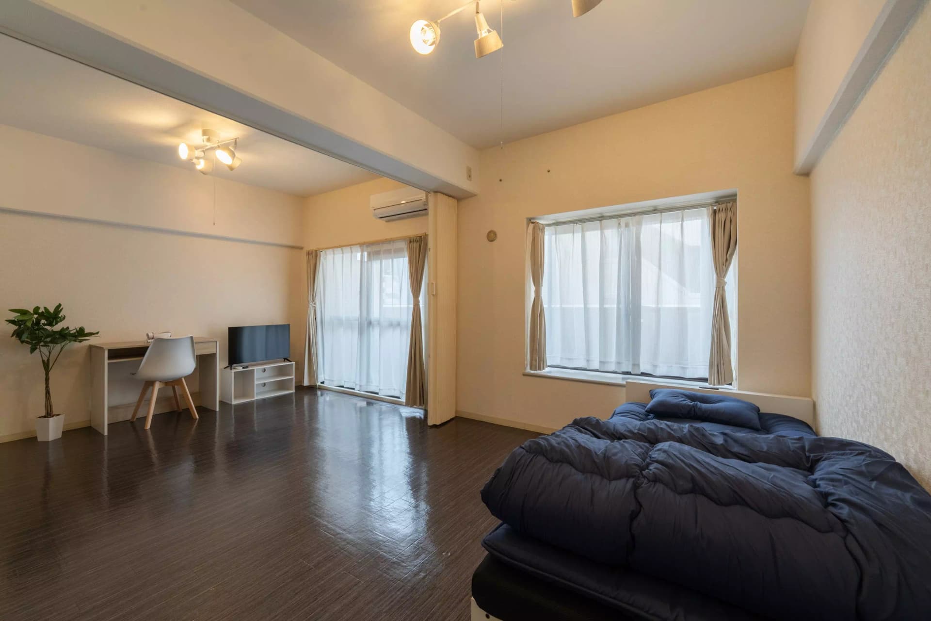 Room image 13