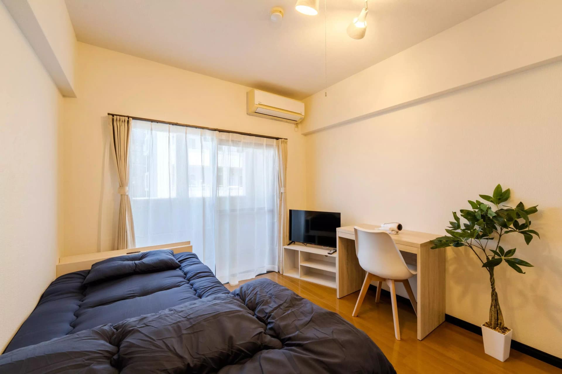 Room image 8