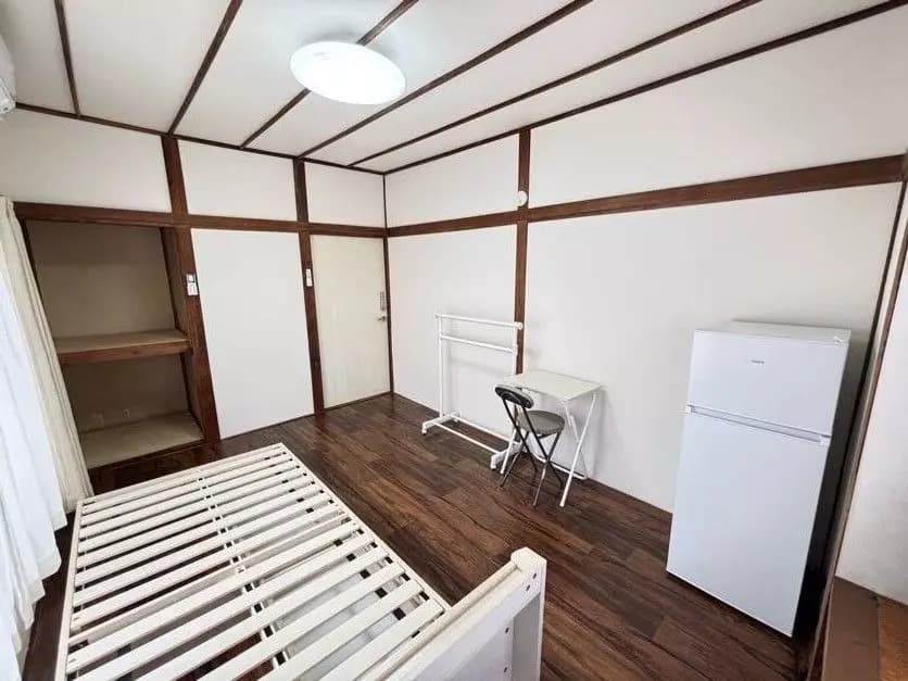 Room image 12