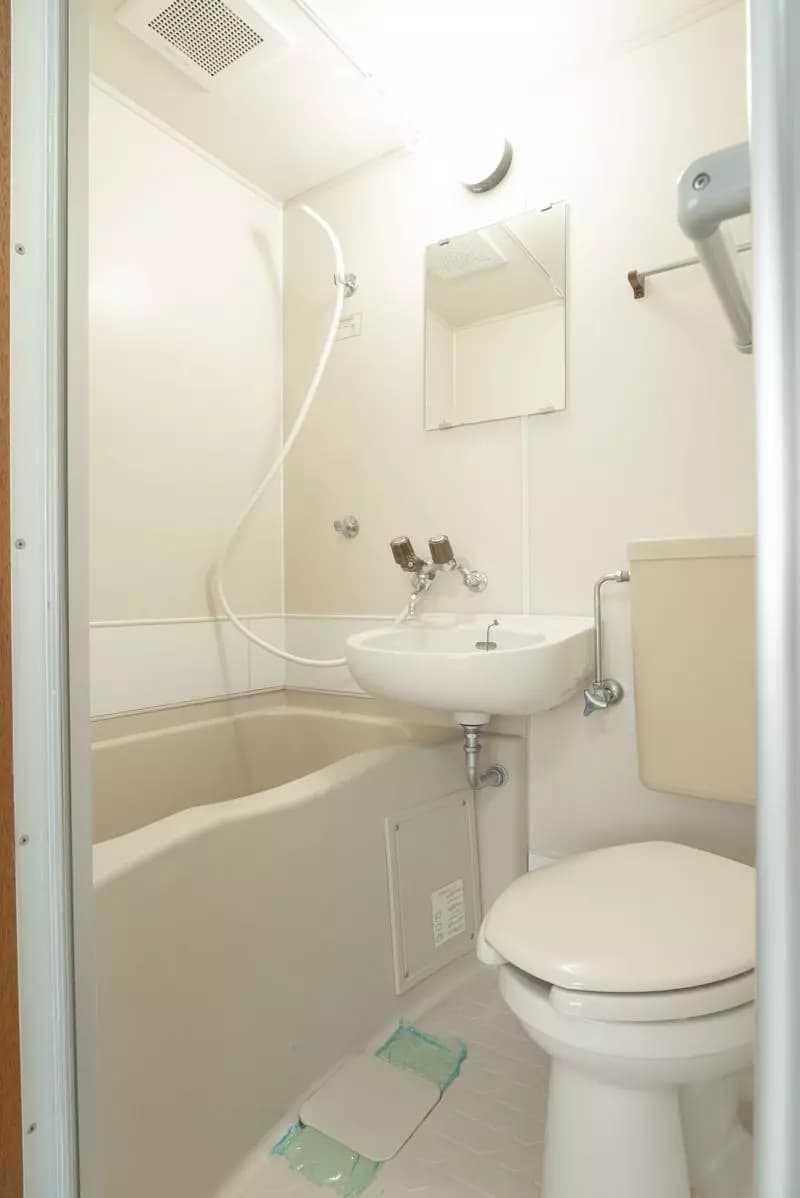 Room image 16