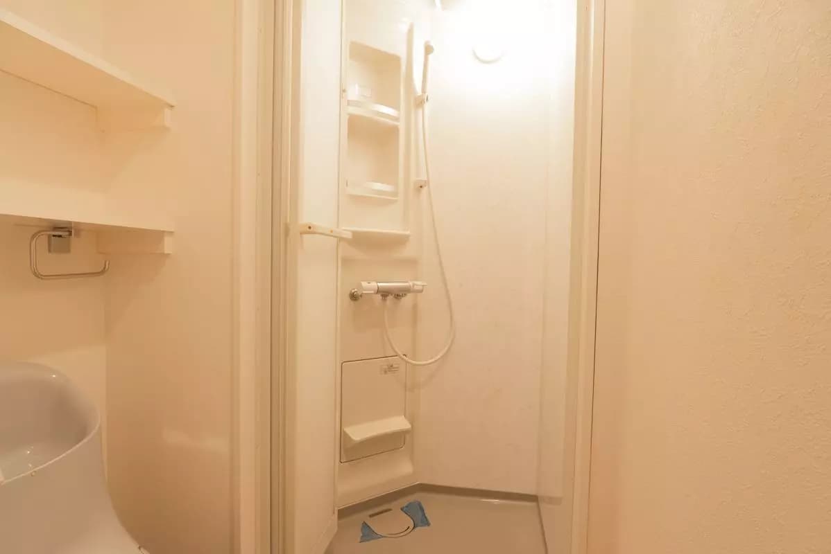 Room image 16