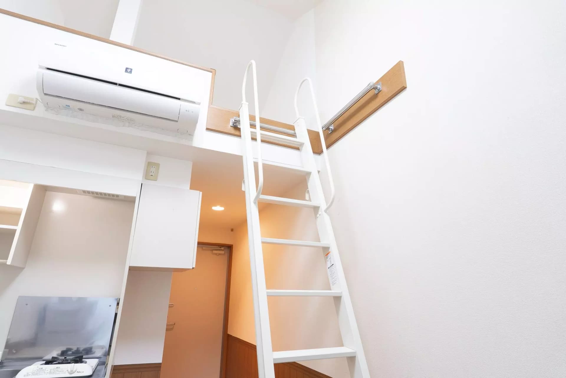 Room image 8