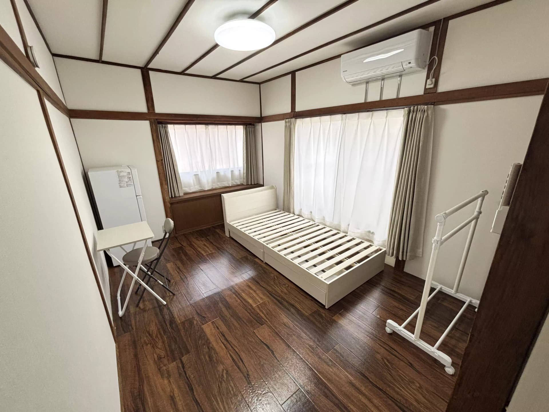 Room image 11
