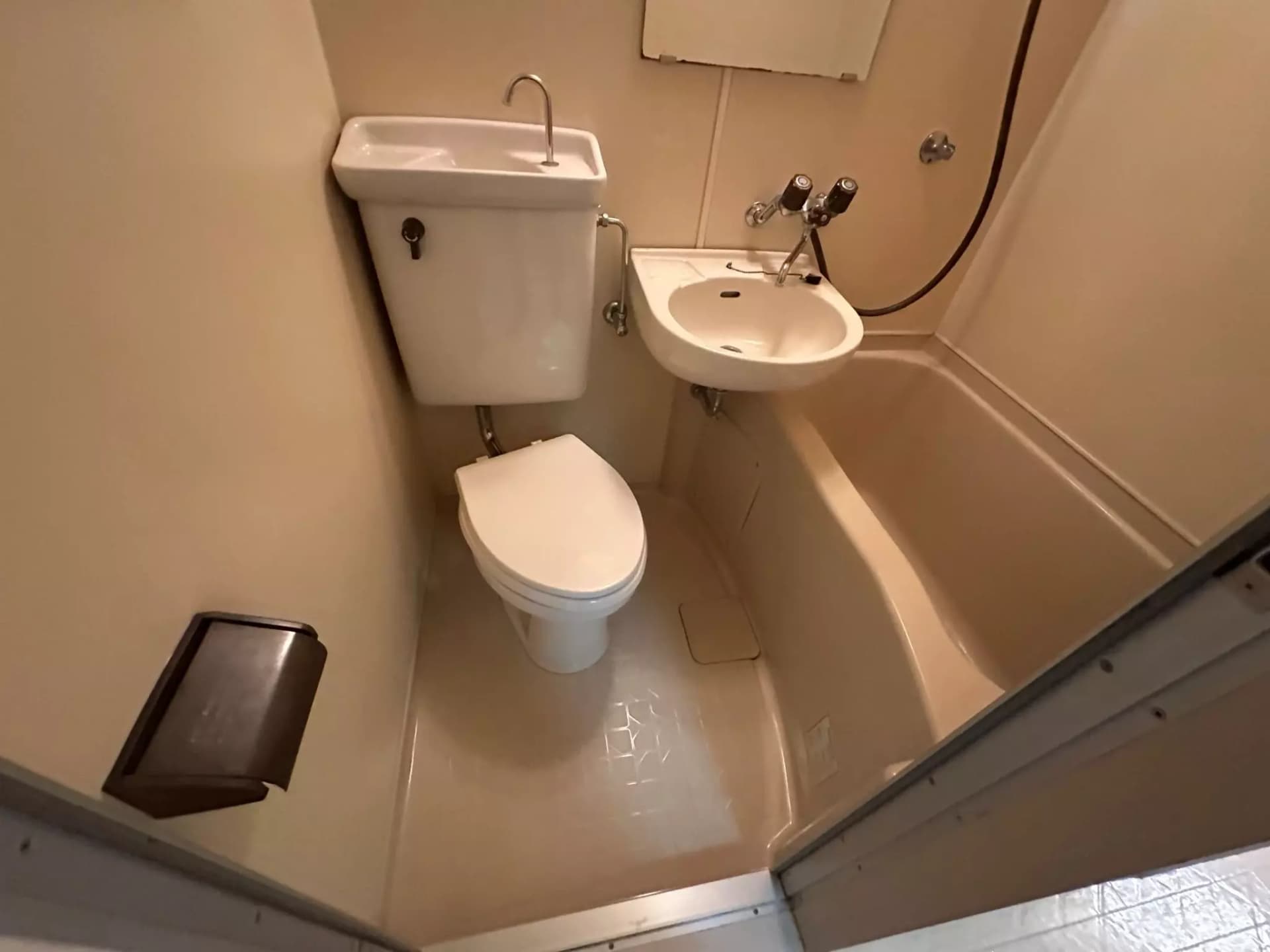 Room image 12