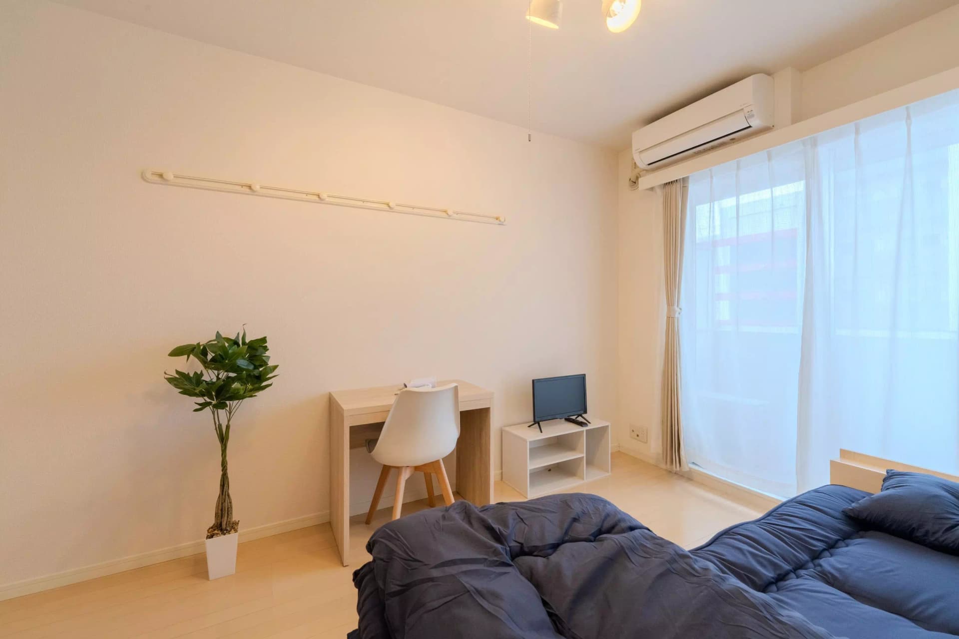 Room image 8