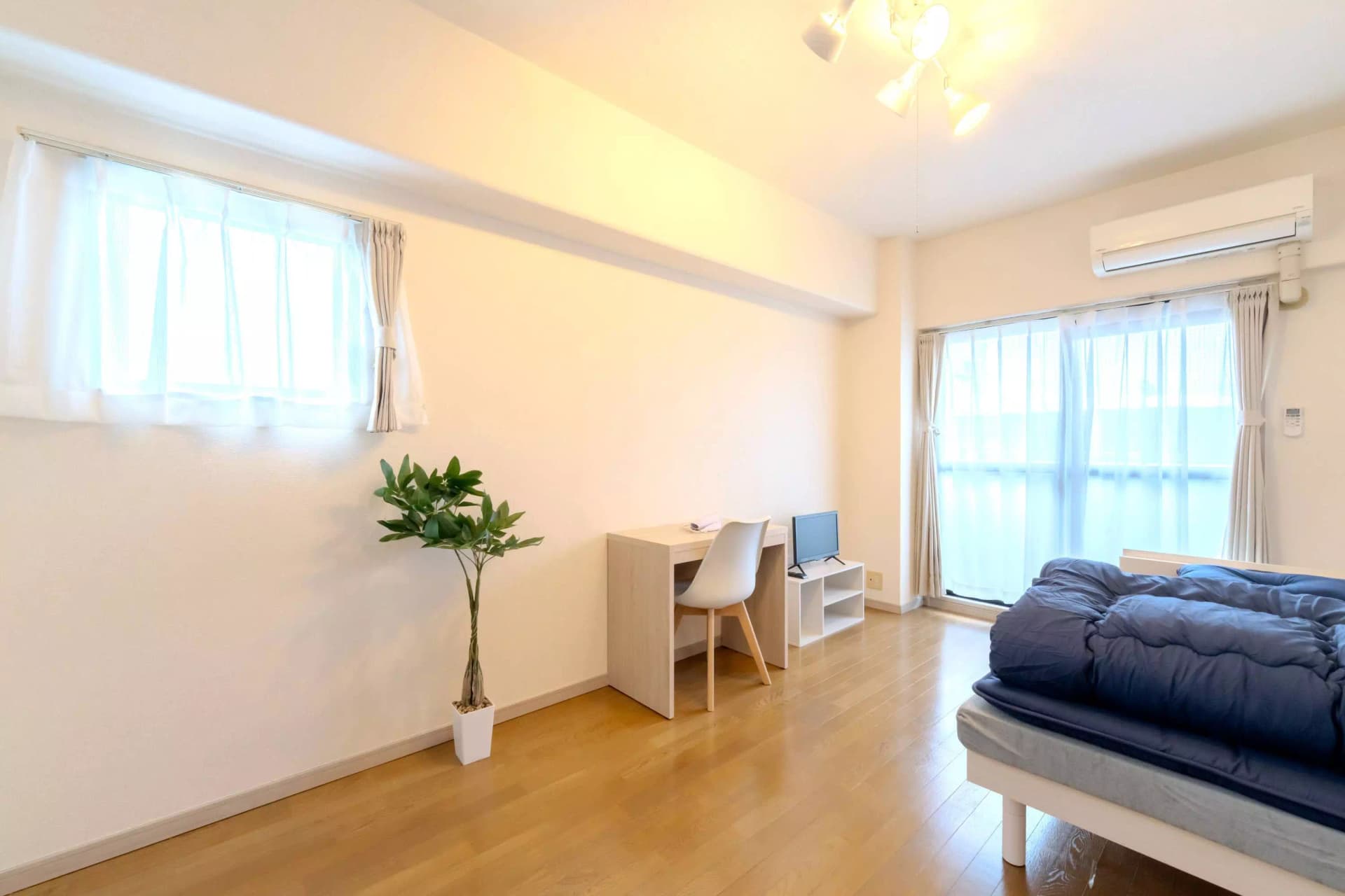 Room image 12