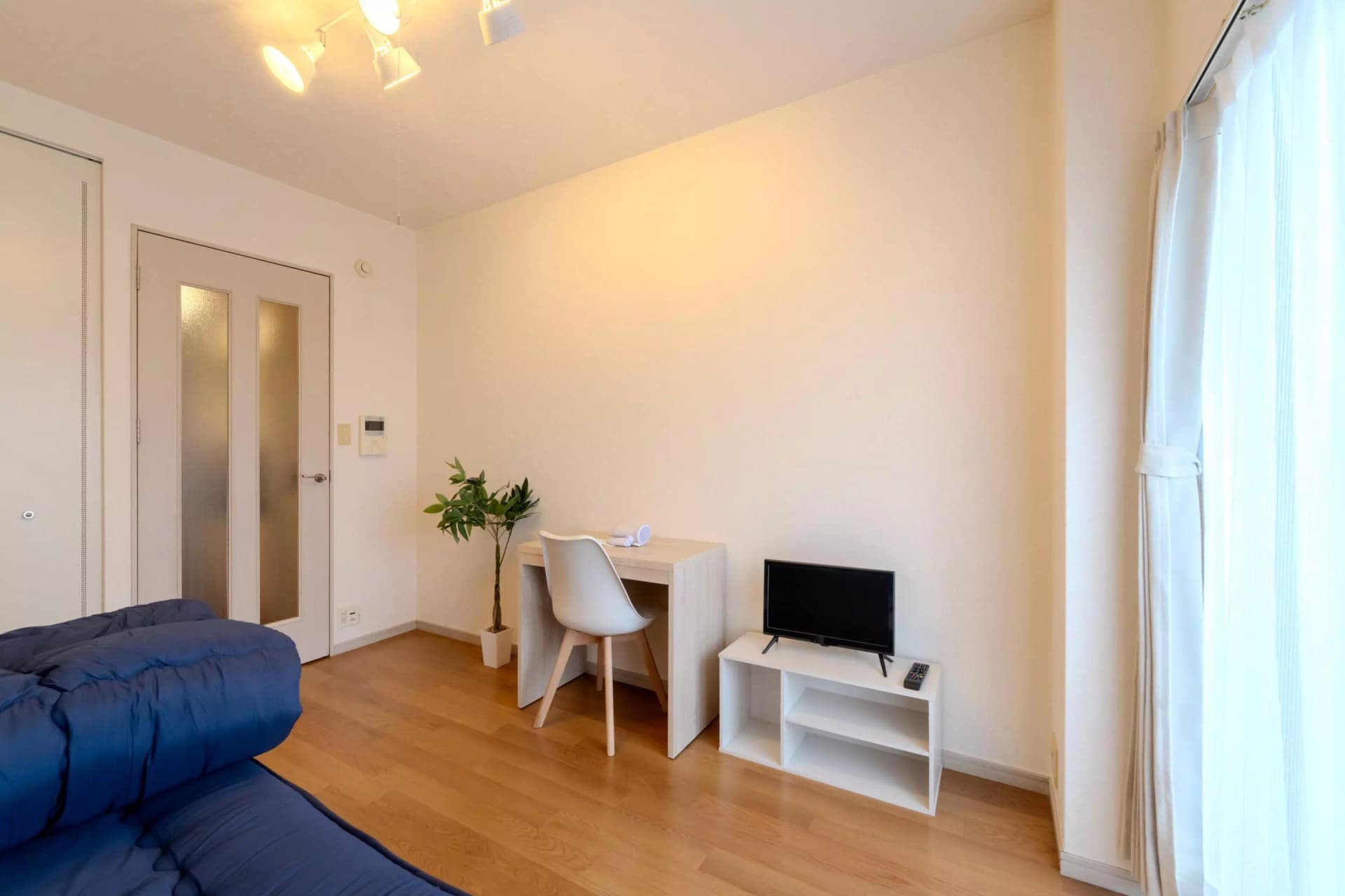 Room image 10
