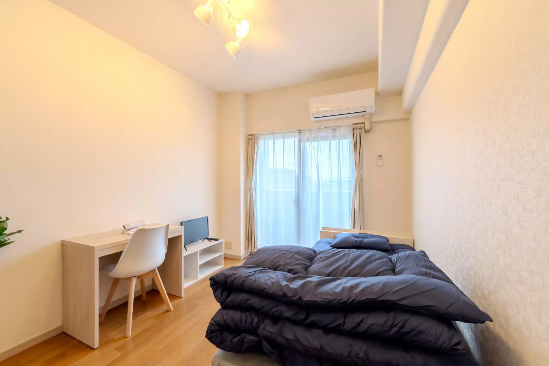 Room image 12