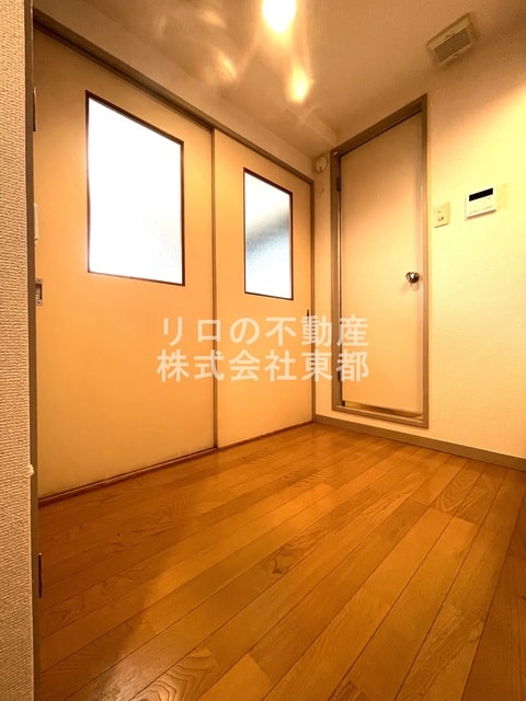 Room image 13