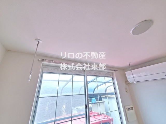Room image 12