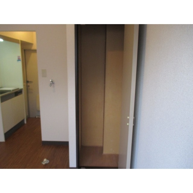 Room image 12