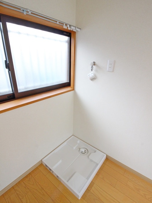 Room image 12