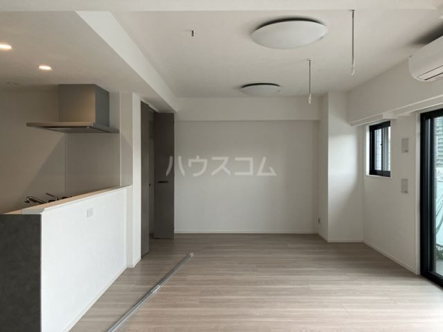 Room image 10