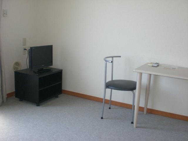 Room image 8