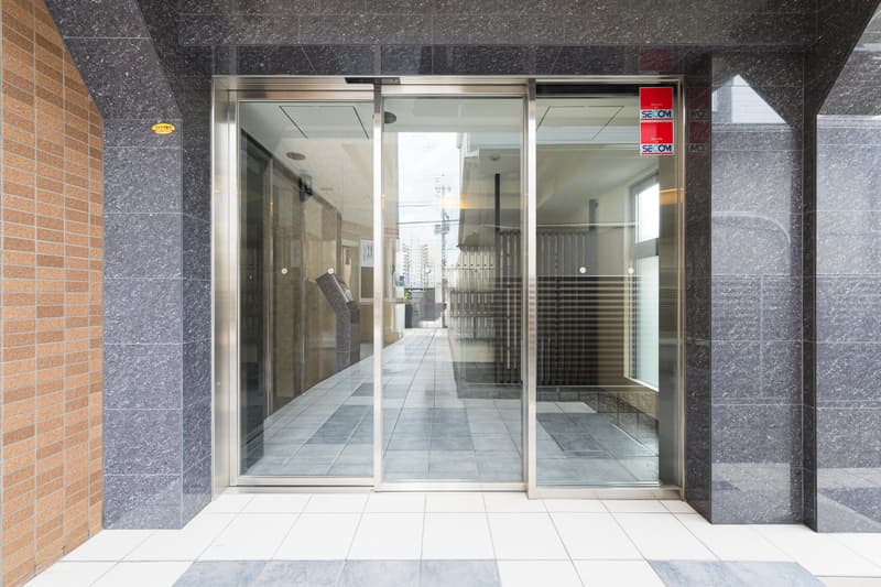 Preview interior of Eslead Shin-Osaka Comfort Bankan