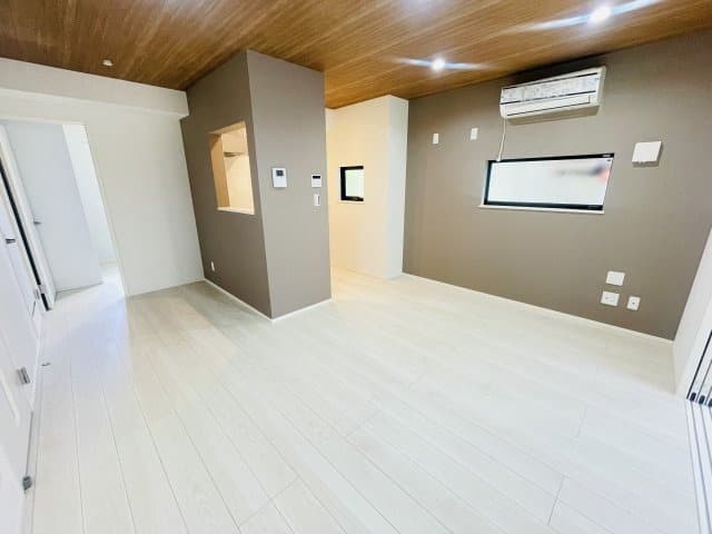 Preview interior of Gratuit
