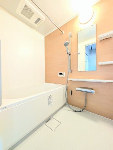 Preview interior of Sun Hikibashi