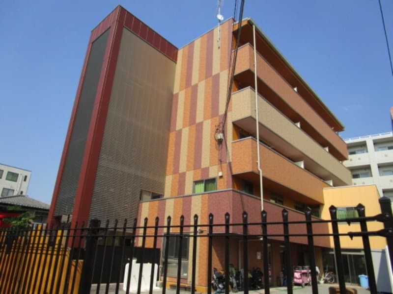 Main Image